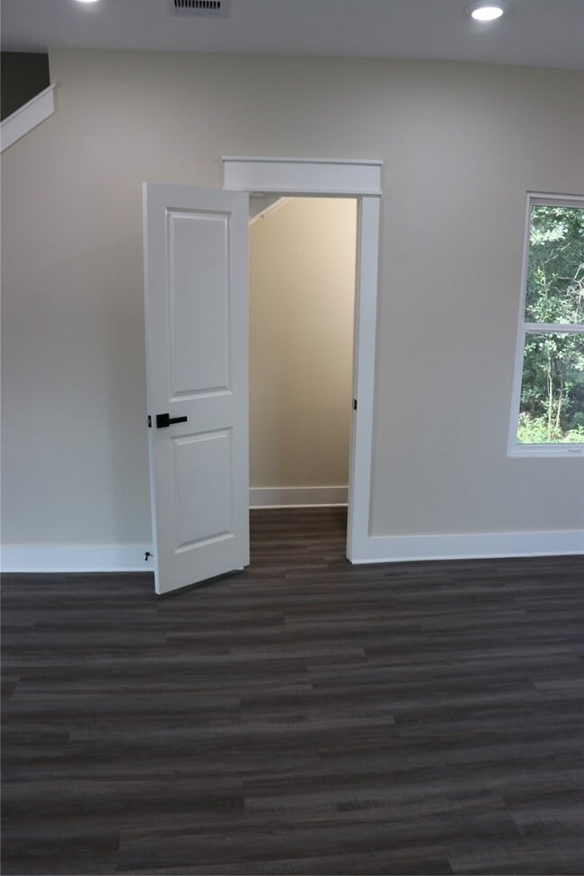 Building Photo - 9439 Radio Rd