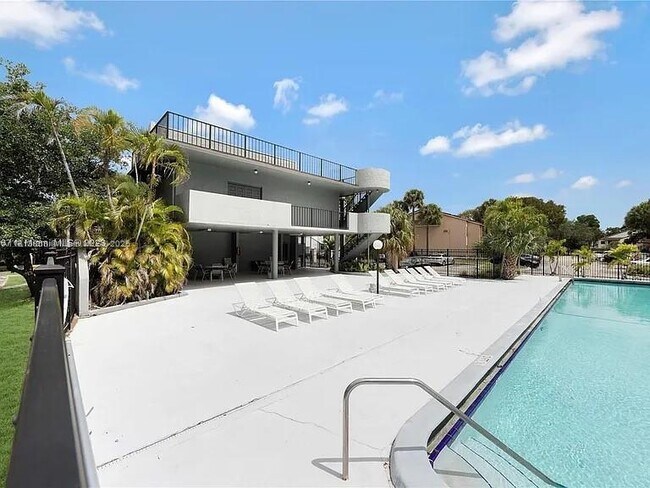 Building Photo - 2786 S University Dr