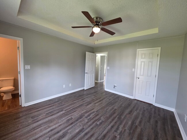 Building Photo - Comfort and Convenience Ranch Home Awaits