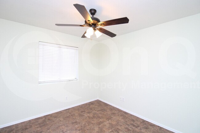 Building Photo - 13349 W Desert Rock Dr