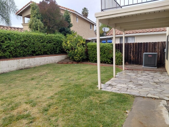 Building Photo - 2331 Conway Dr