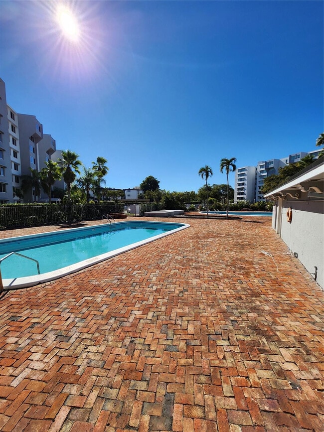 Building Photo - 9001 SW 77th Ave