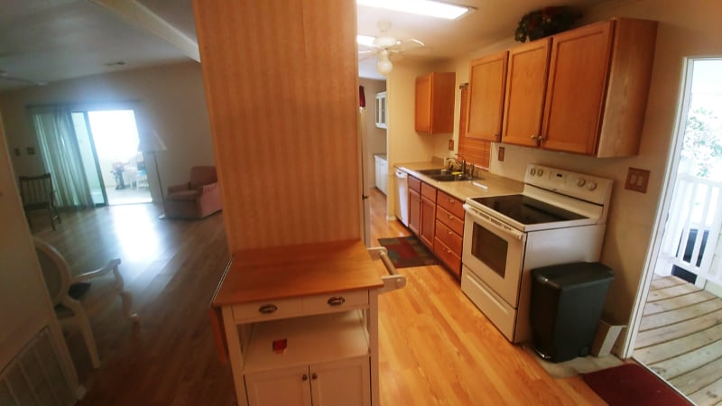 Building Photo - 5935 Camelot Dr N