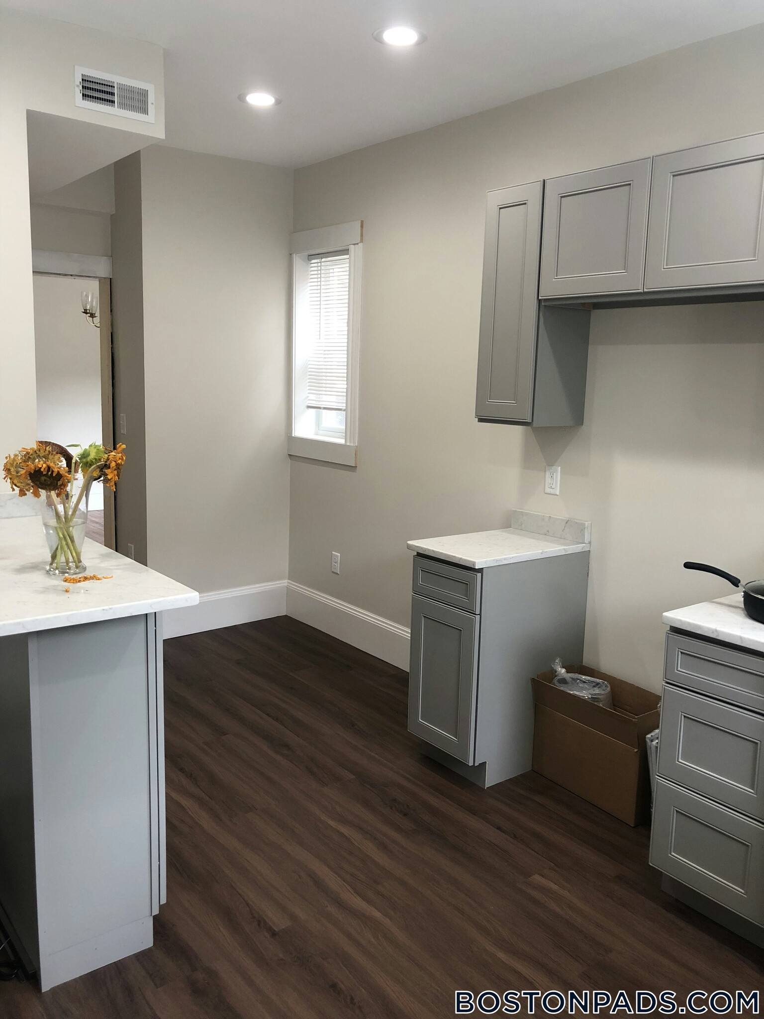 Building Photo - 130 Glenville Ave