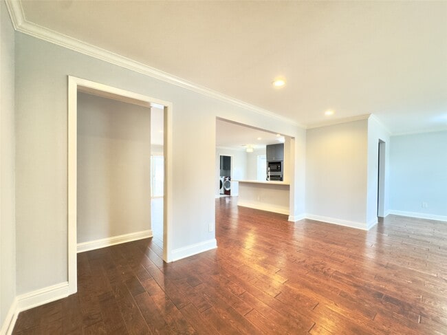 Building Photo - 1415 Mapleton Dr