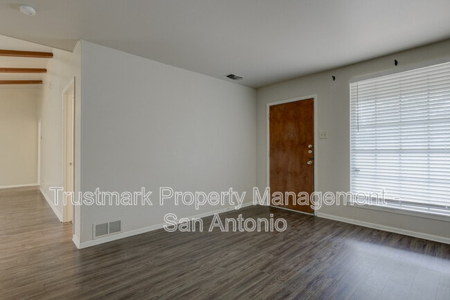 Building Photo - 847 Boulder Dr