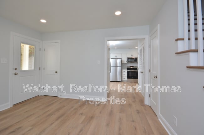 Building Photo - 210 Bridgefield Pl