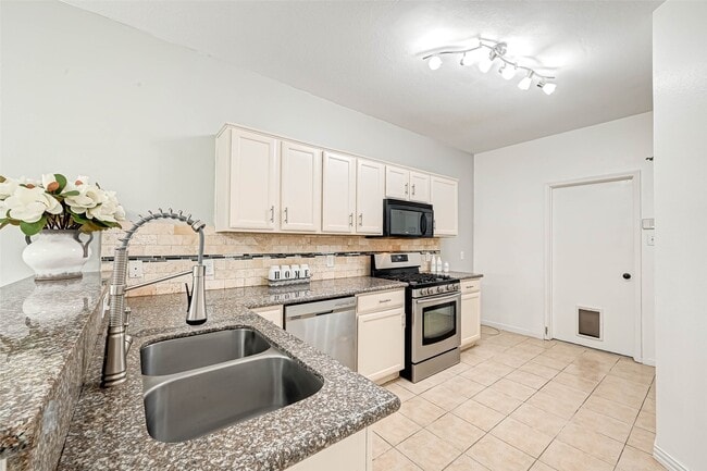 Building Photo - 19443 Maywood Falls Cir