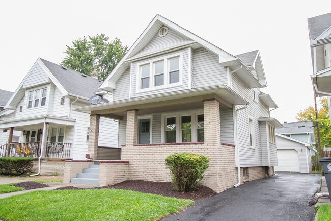 Building Photo - 4122 Fairview Dr