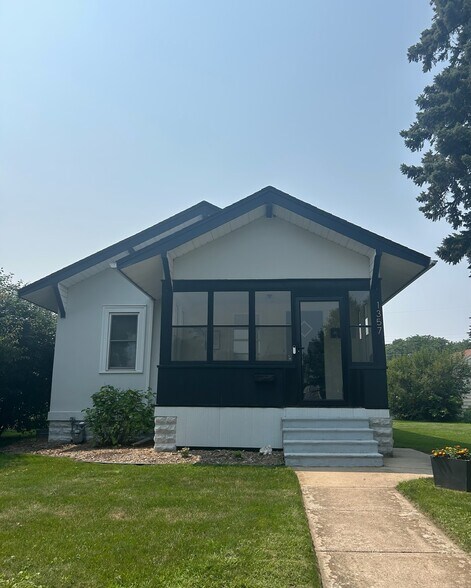 Primary Photo - 1357 Schletti St