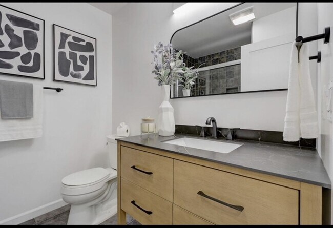 Building Photo - Tranquil Top-Floor End Unit with Stream Views & Resort Amenities — Blocks to Downtown