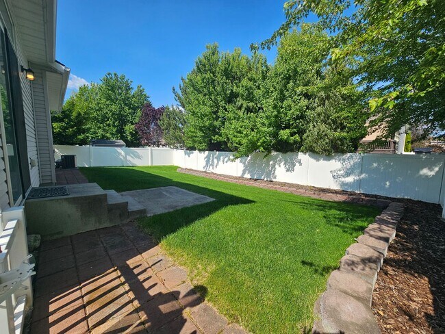 Building Photo - Beautiful home in Fieldstone