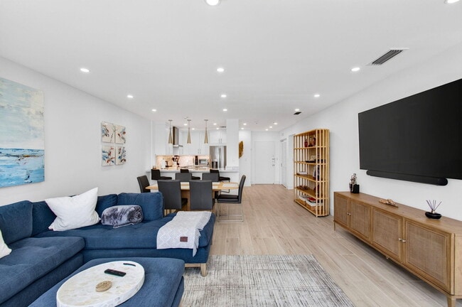 Building Photo - 120 N Ocean Blvd