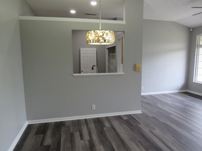 Building Photo - 6288 Lake Springs