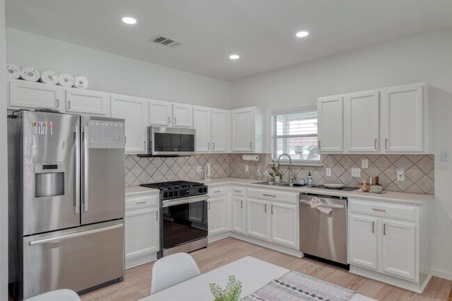 Building Photo - 436 Grey Feather Ct