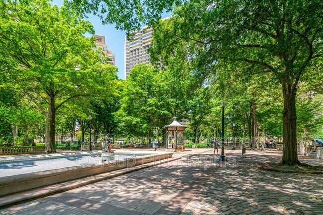 Building Photo - 1810 Rittenhouse Square