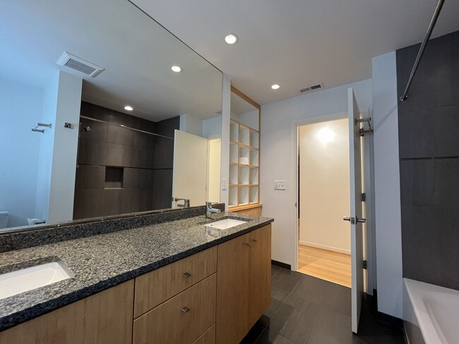 Building Photo - ATA2332