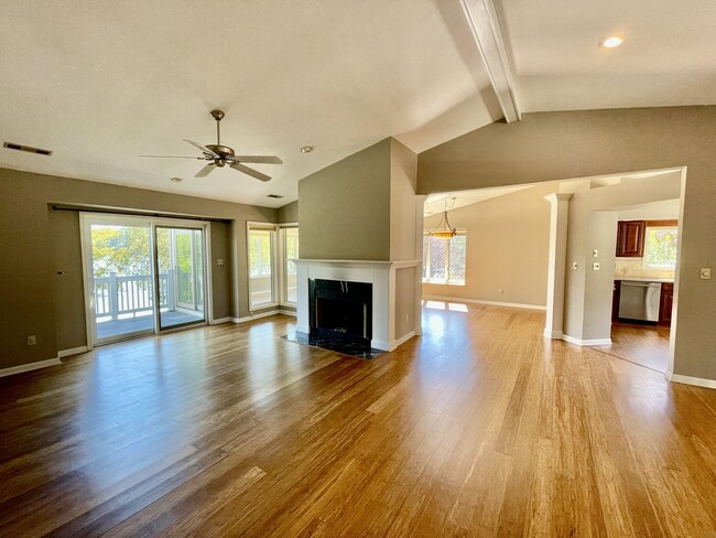 Building Photo - 209 Bokoshe Cir
