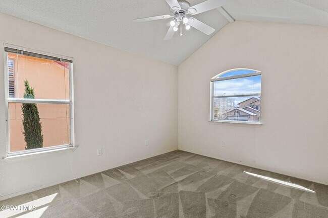 Building Photo - 6377 Franklin Ridge Dr