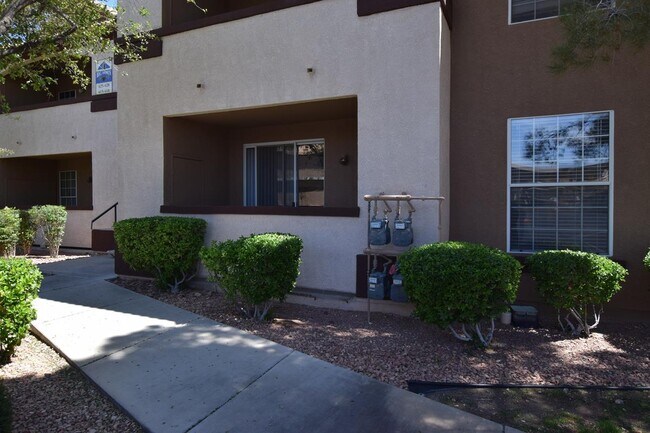 Building Photo - 231 W Horizon Ridge Pkwy
