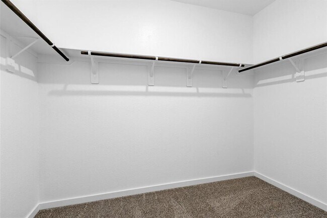 Building Photo - 38710 Yellowstone Dr