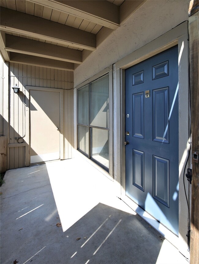 Building Photo - 5711 Sugar Hill Dr