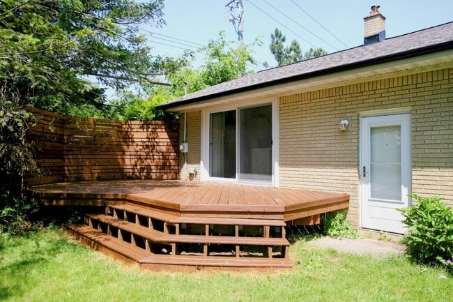 Building Photo - 5800 Paramus