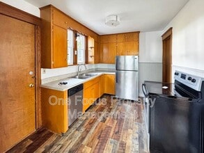 Building Photo - 1014 Louisa St