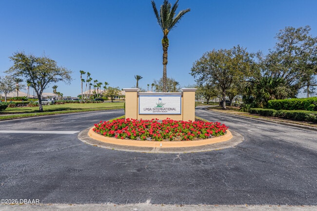 Building Photo - 225 Links Ter Blvd