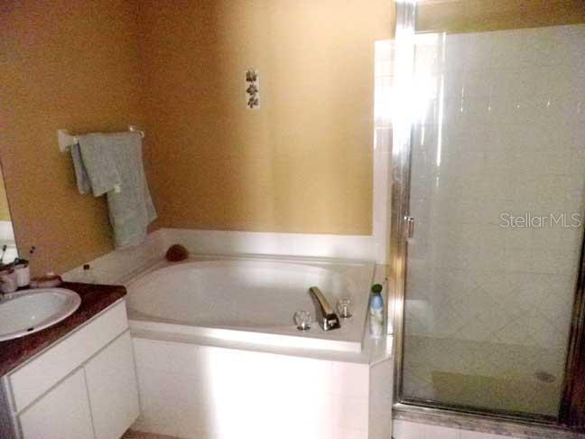 Building Photo - 16329 Enclave Village Dr