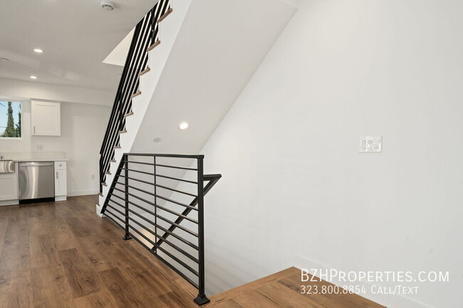 Building Photo - 6334 Beck Ave