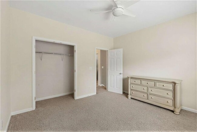 Building Photo - 330 Holbrook Rd