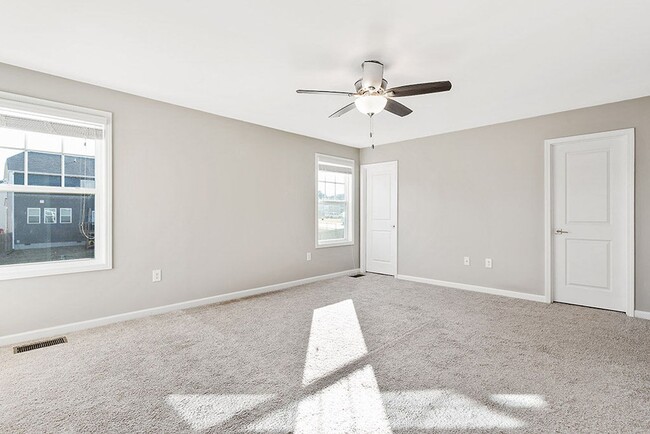 Building Photo - Great corner lot in Austin Creek with Fenced in Yard!