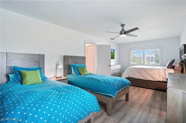 Building Photo - 205 Springline Dr