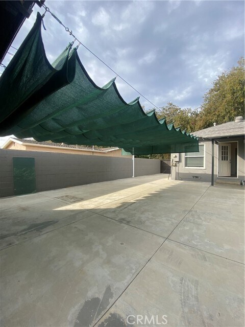 Building Photo - 656 N Vallejo Way