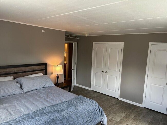 Building Photo - 2 bedroom in Naperville IL 60563