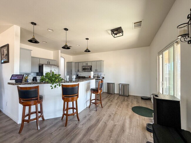 Building Photo - Beautiful Yucca Mesa Home