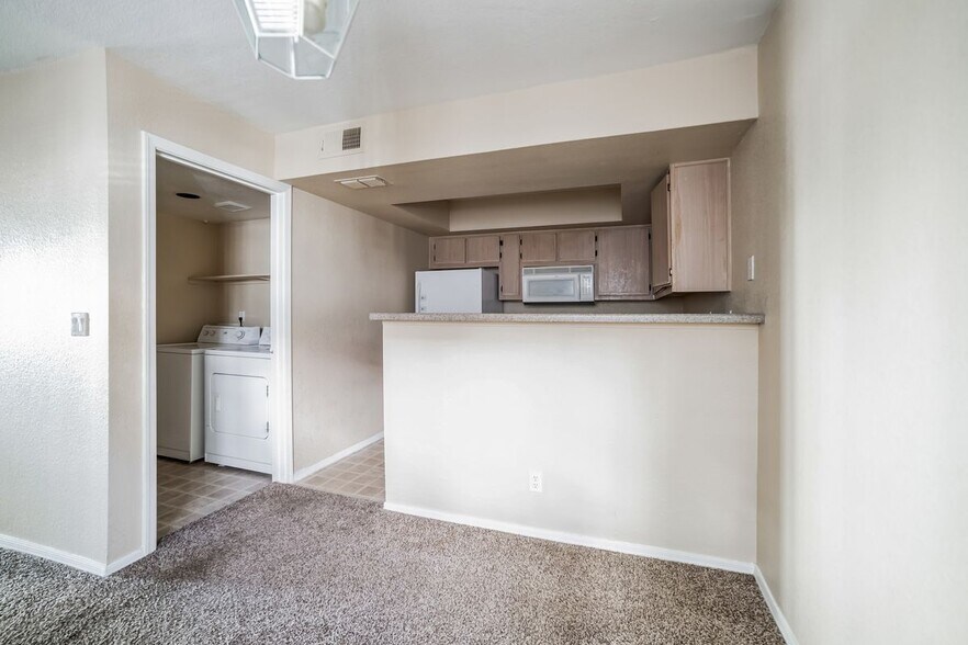 Building Photo - 8455 W Sahara Ave