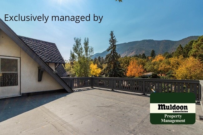 Building Photo - Beautiful 3 bedroom home with two car garage in Old Broadmoor