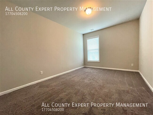 Building Photo - 4845 Frontier Dr