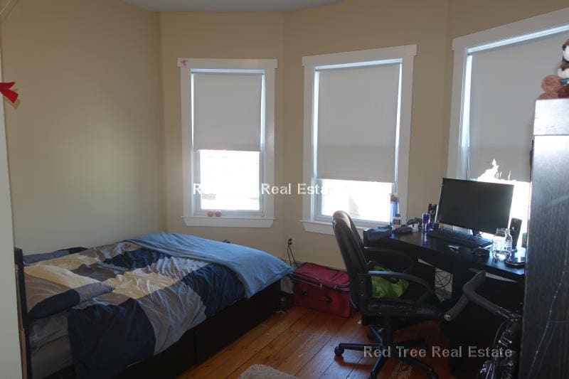 Building Photo - 72 Hillside St