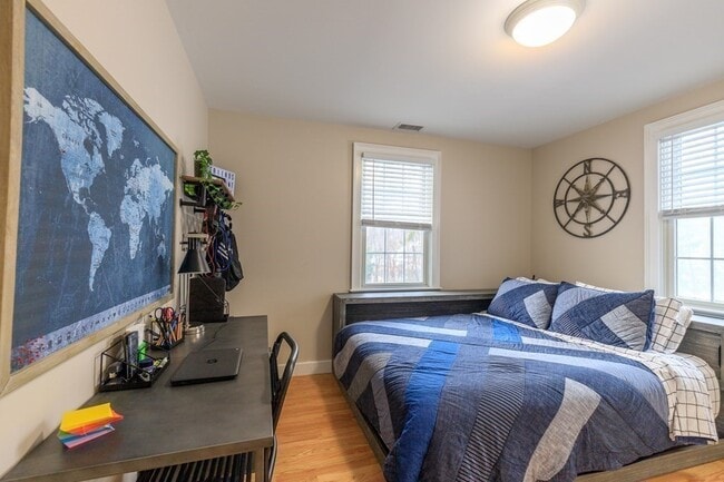 Building Photo - 58 Walnut St