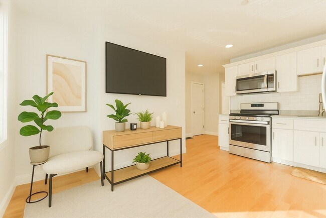 Building Photo - 375 Dorchester St