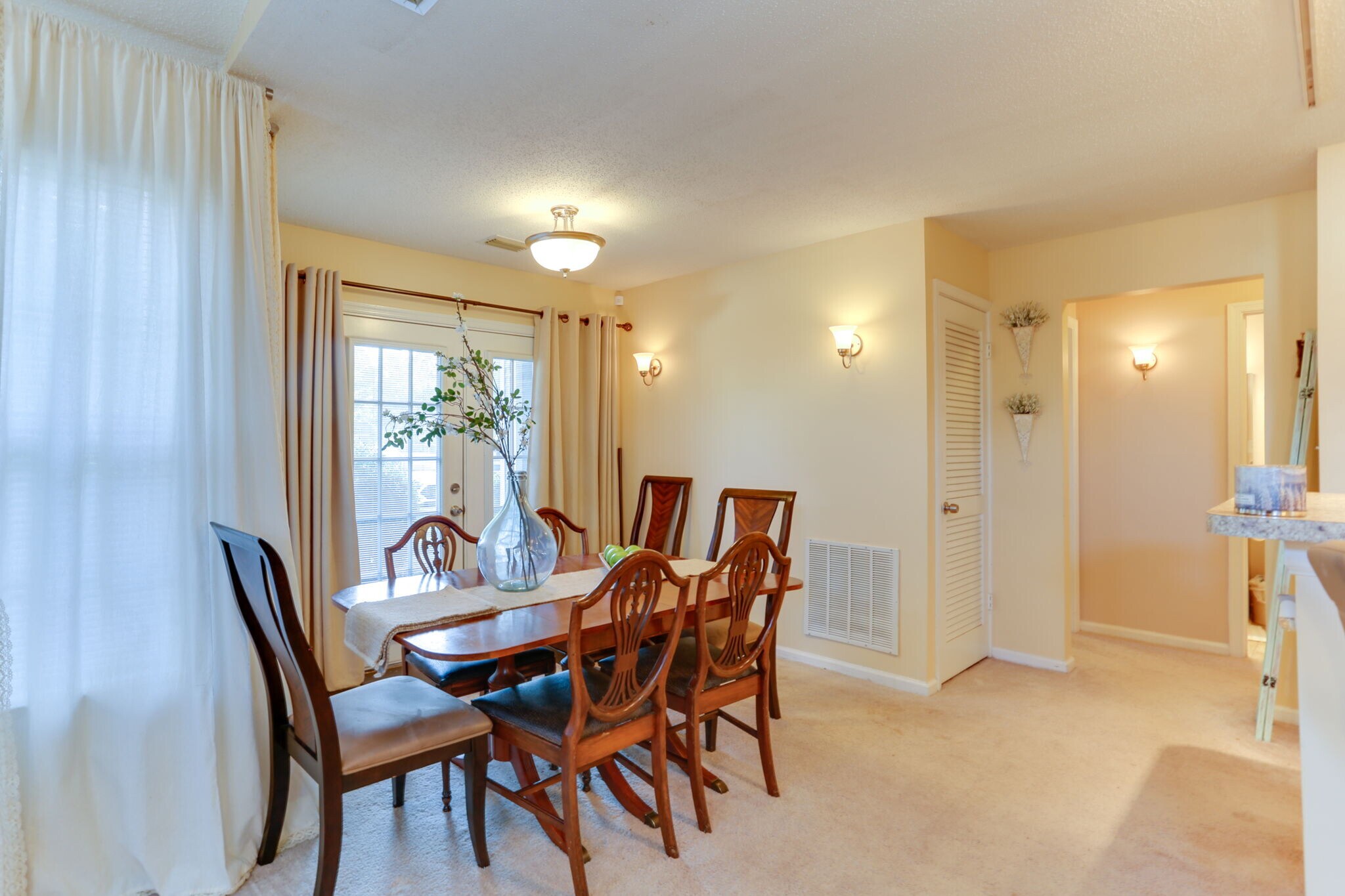 Building Photo - 422 Lees Mill Dr