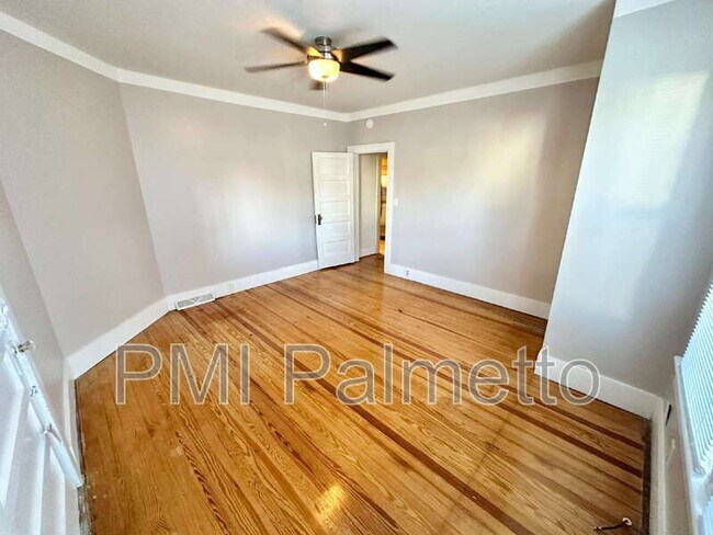 Building Photo - 2817 Columbia Ave