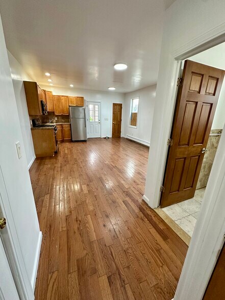 Building Photo - 37 Independence St