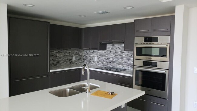 Building Photo - 7875 NW 107th Ave
