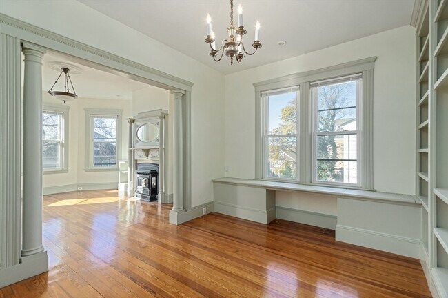 Building Photo - 10-12-12 Castlerock St