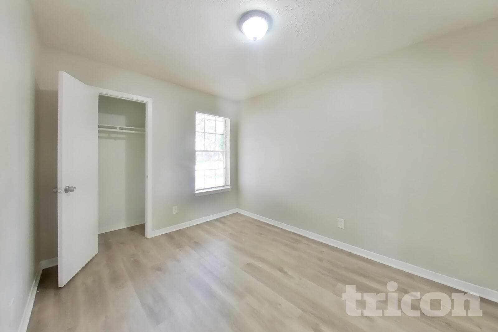 Building Photo - 4427 Oakside Dr