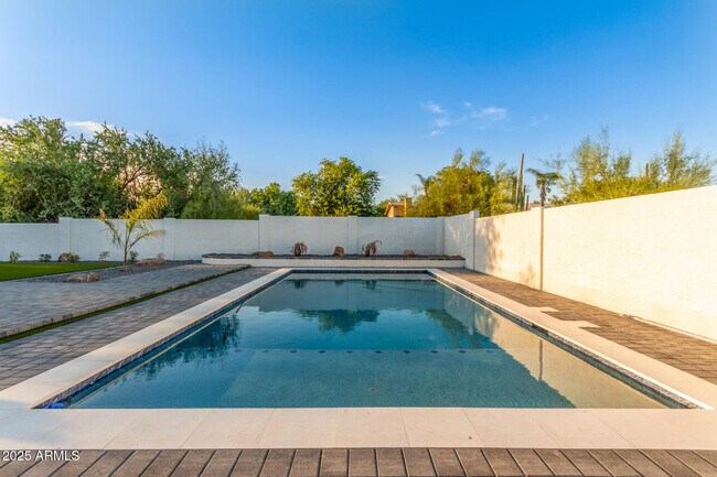 Building Photo - 8156 E Questa Rd